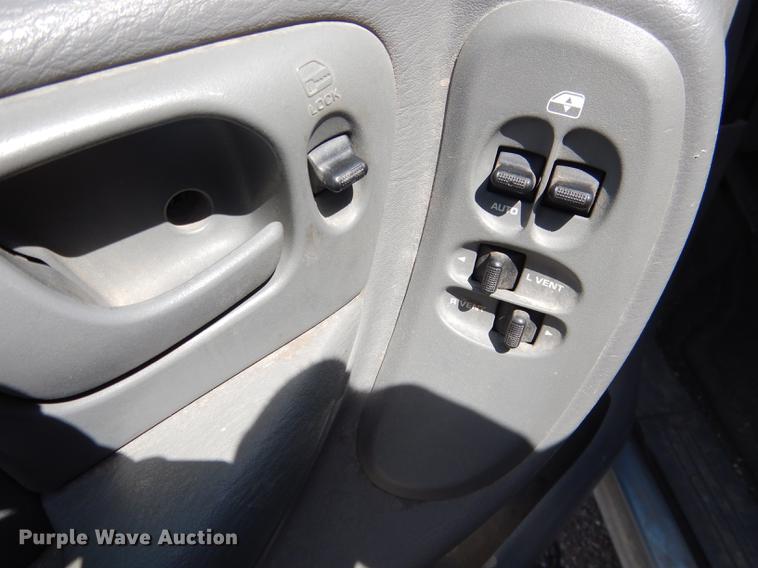 image for item DG5793 2005 Dodge Grand Caravan van