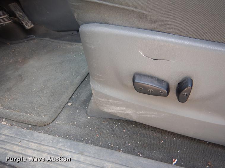 image for item DG5793 2005 Dodge Grand Caravan van