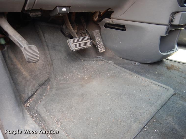 image for item DG5793 2005 Dodge Grand Caravan van