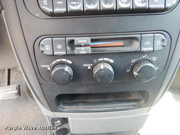 image for item DG5793 2005 Dodge Grand Caravan van