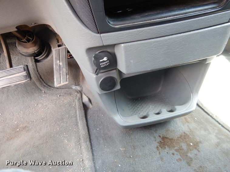 image for item DG5793 2005 Dodge Grand Caravan van