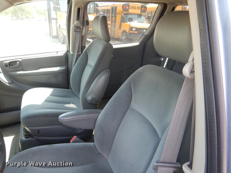 image for item DG5793 2005 Dodge Grand Caravan van