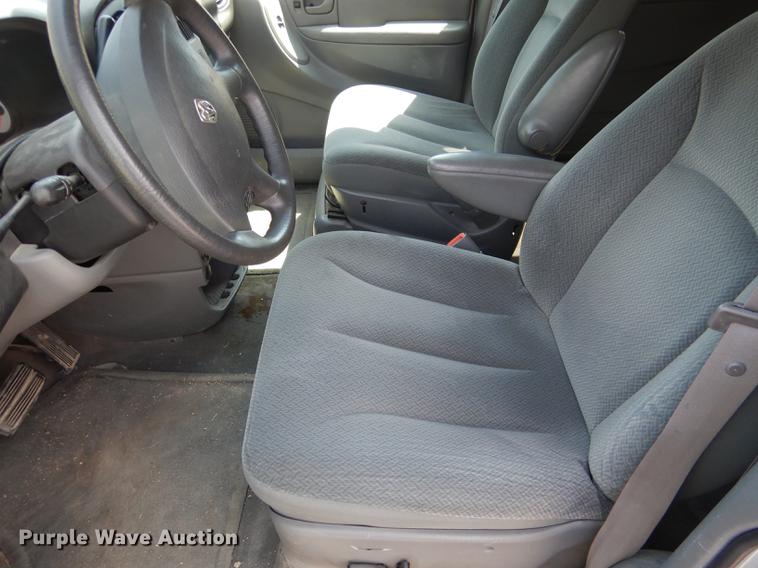 image for item DG5793 2005 Dodge Grand Caravan van