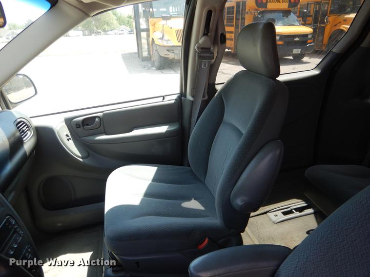 image for item DG5793 2005 Dodge Grand Caravan van