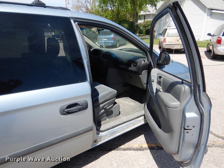 image for item DG5793 2005 Dodge Grand Caravan van