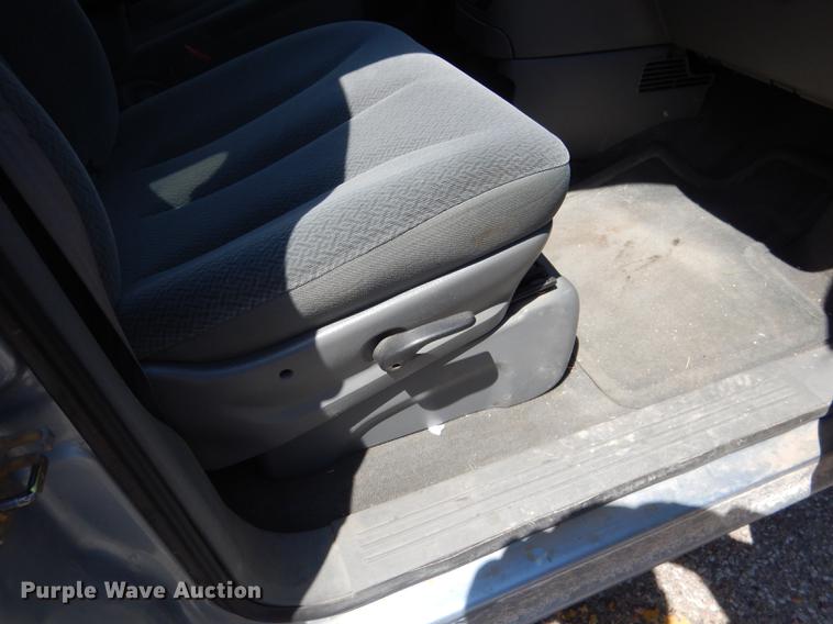 image for item DG5793 2005 Dodge Grand Caravan van