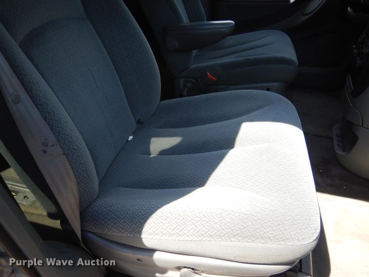 image for item DG5793 2005 Dodge Grand Caravan van