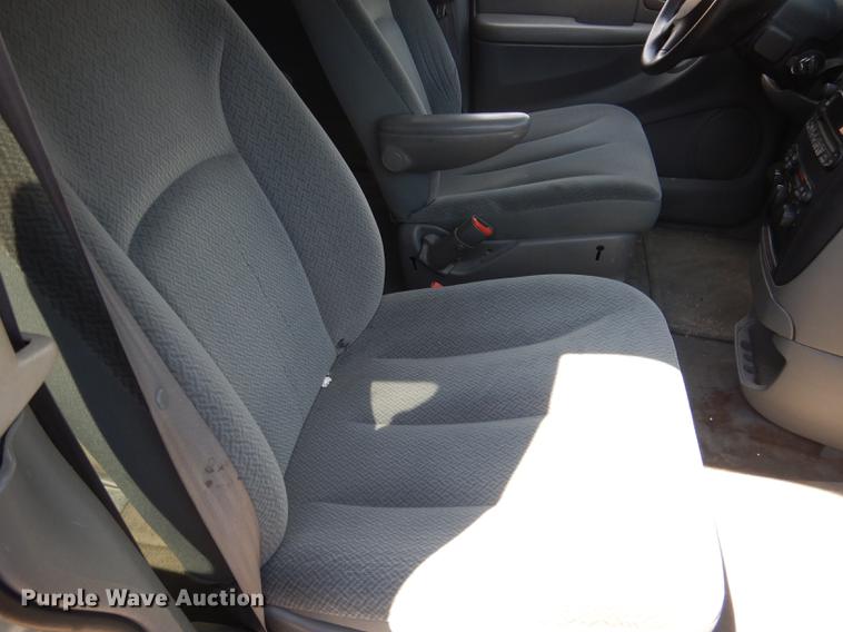 image for item DG5793 2005 Dodge Grand Caravan van