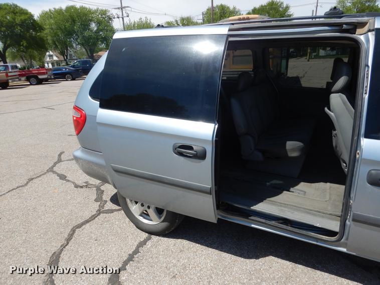 image for item DG5793 2005 Dodge Grand Caravan van