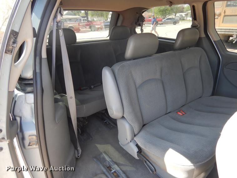 image for item DG5793 2005 Dodge Grand Caravan van