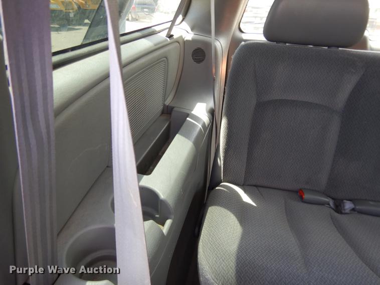 image for item DG5793 2005 Dodge Grand Caravan van