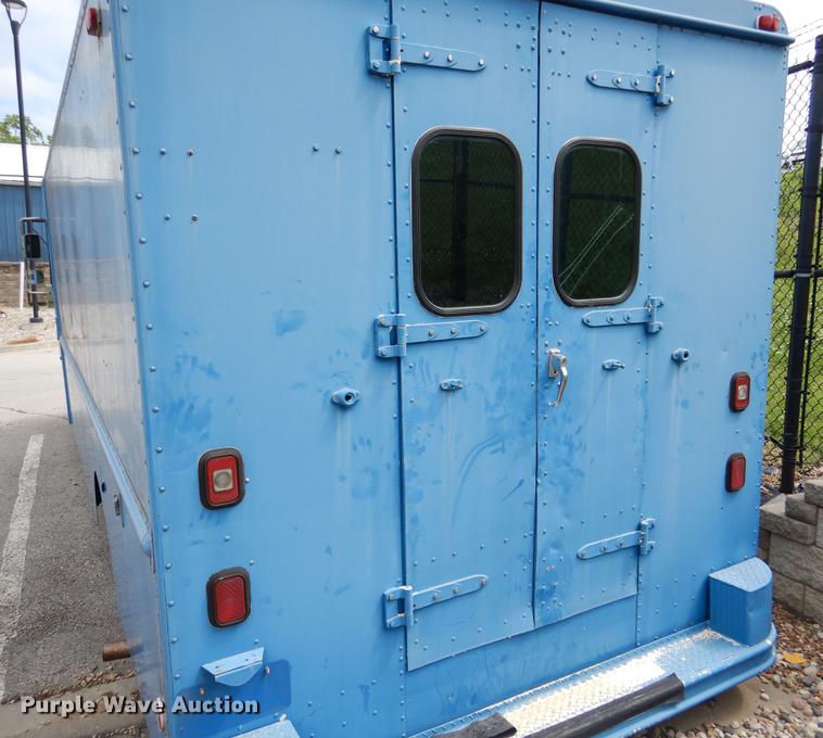 image for item DY9830 1990 Chevrolet P30 Route Star delivery truck