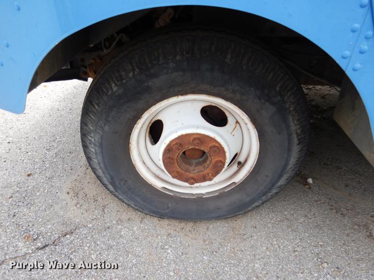 image for item DY9830 1990 Chevrolet P30 Route Star delivery truck