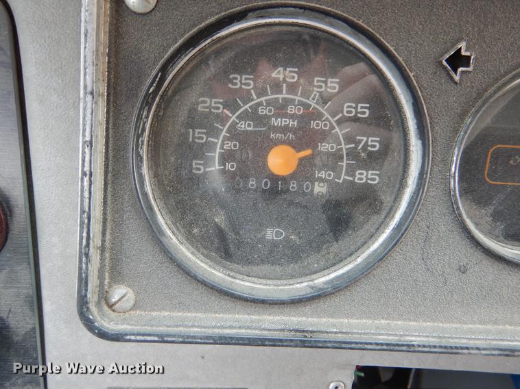 image for item DY9830 1990 Chevrolet P30 Route Star delivery truck