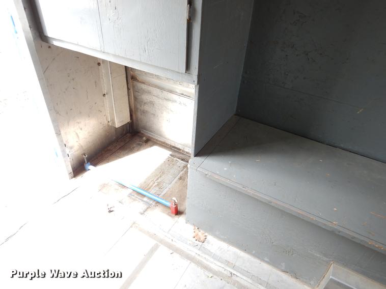 image for item DY9830 1990 Chevrolet P30 Route Star delivery truck