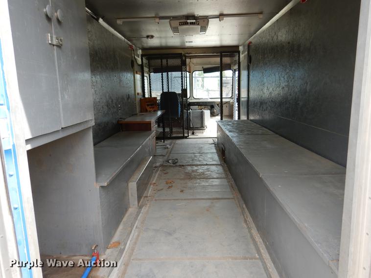 image for item DY9830 1990 Chevrolet P30 Route Star delivery truck