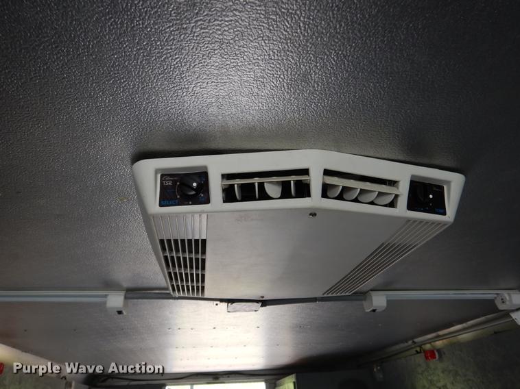 image for item DY9830 1990 Chevrolet P30 Route Star delivery truck