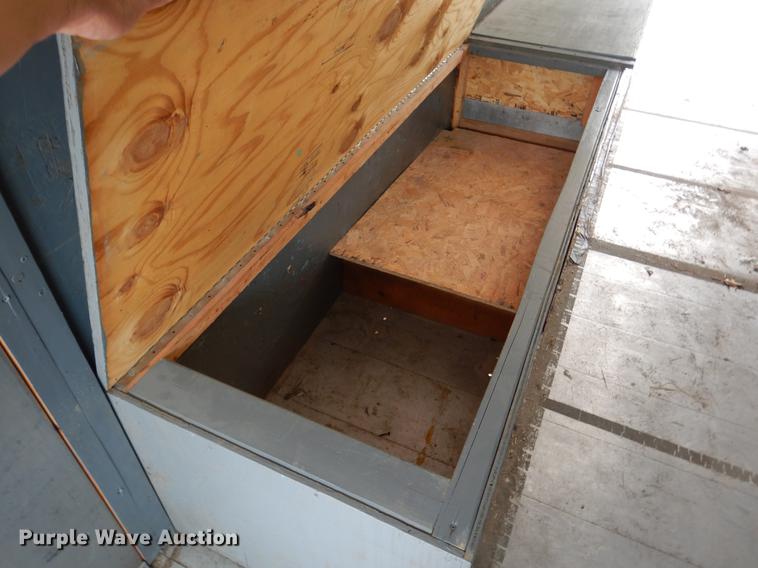 image for item DY9830 1990 Chevrolet P30 Route Star delivery truck