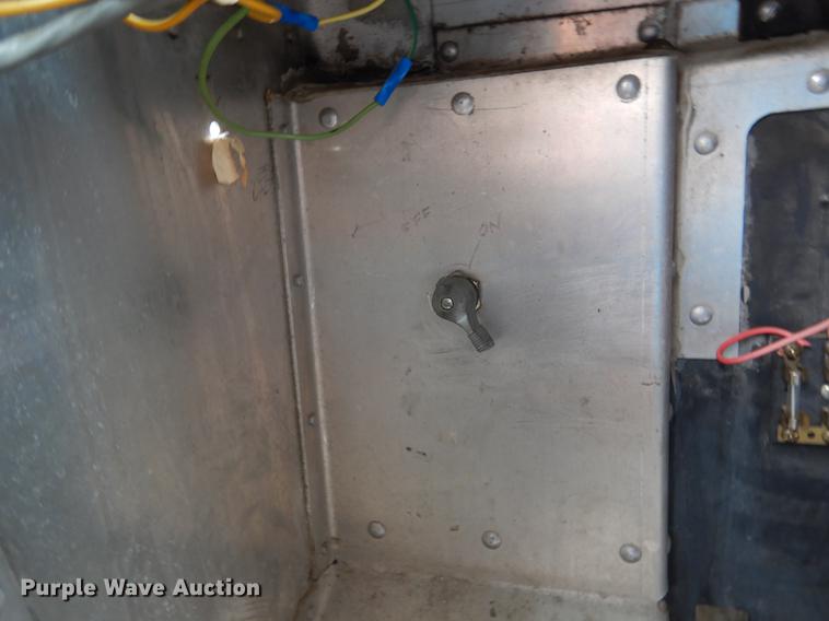 image for item DY9830 1990 Chevrolet P30 Route Star delivery truck