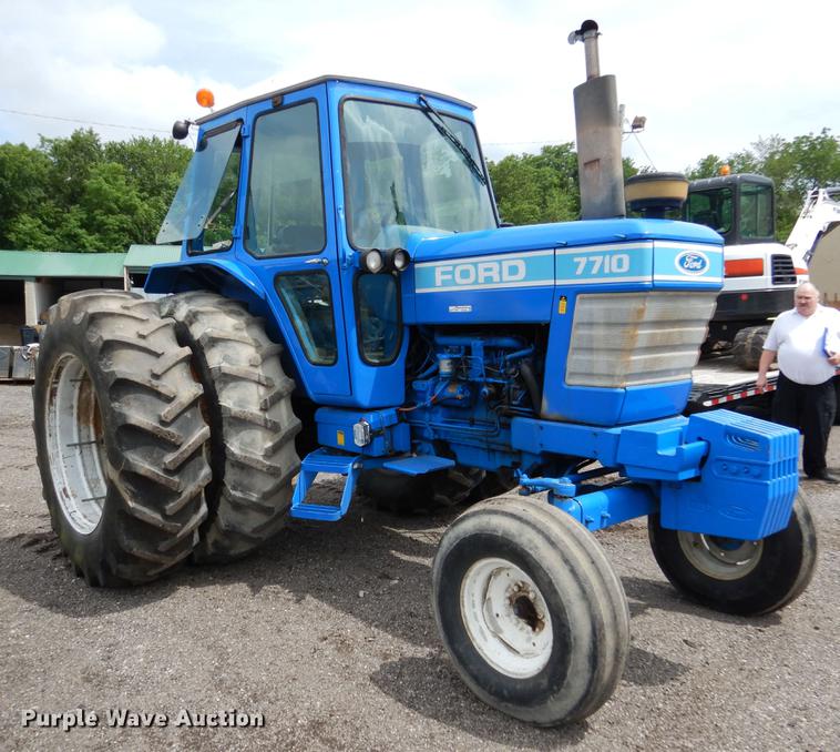 image for item DY9832 Ford 7710 tractor