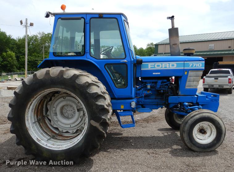 image for item DY9832 Ford 7710 tractor