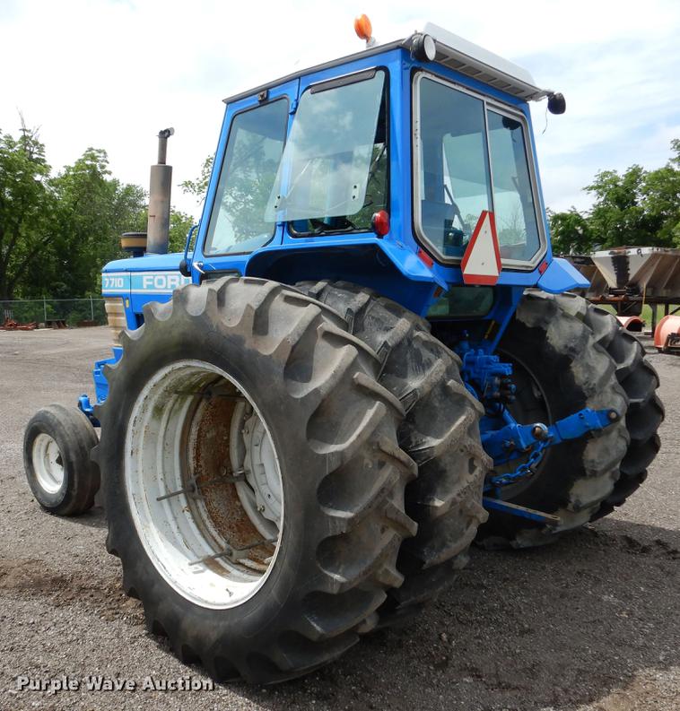 image for item DY9832 Ford 7710 tractor