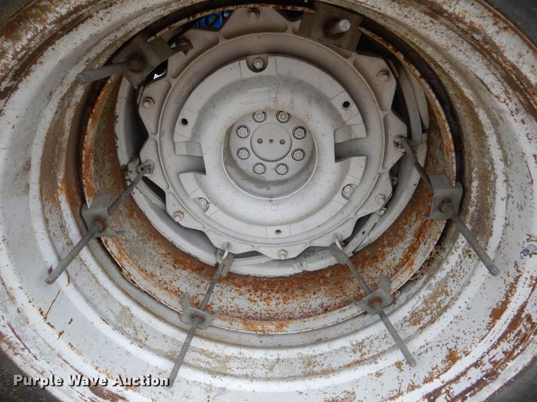 image for item DY9832 Ford 7710 tractor