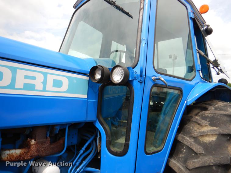 image for item DY9832 Ford 7710 tractor