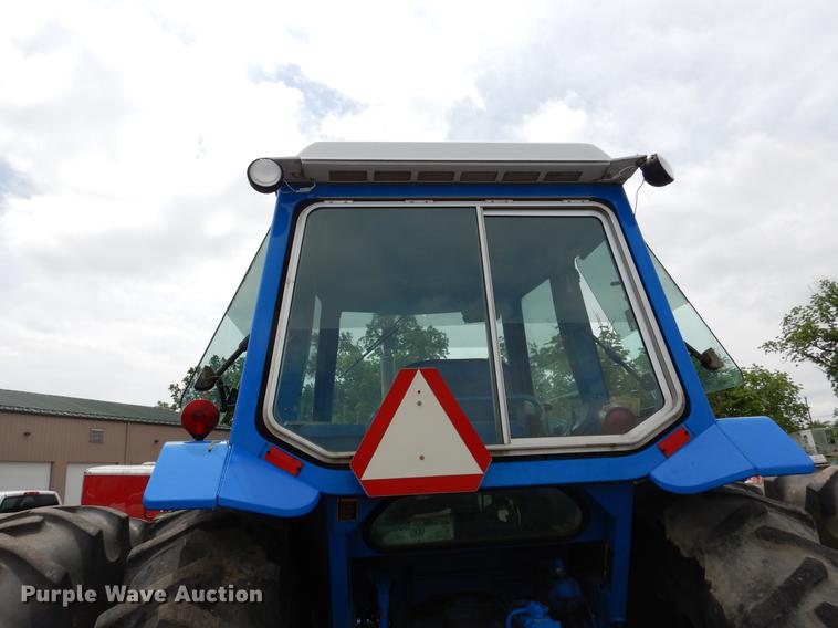 image for item DY9832 Ford 7710 tractor