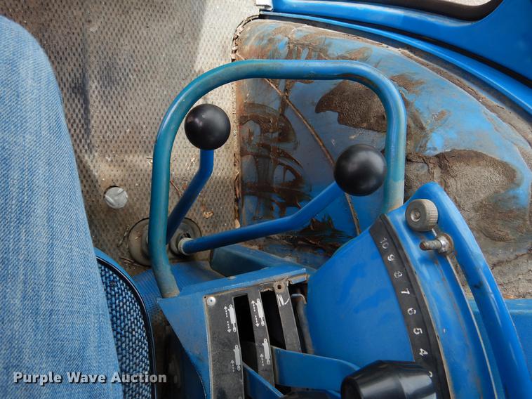 image for item DY9832 Ford 7710 tractor