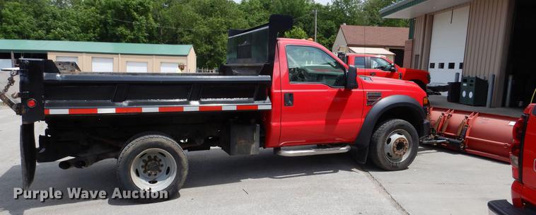 image for item DY9833 2008 Ford F550 Super Duty dump truck