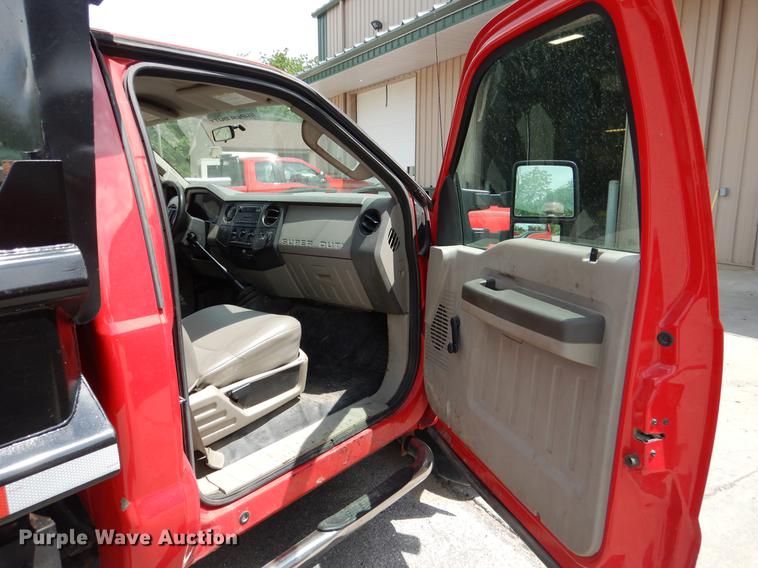 image for item DY9833 2008 Ford F550 Super Duty dump truck