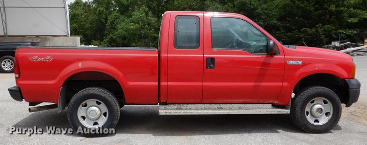 image for item DY9834 2006 Ford F250 Super Duty SuperCab pickup truck