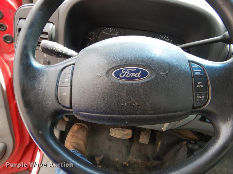 image for item DY9834 2006 Ford F250 Super Duty SuperCab pickup truck