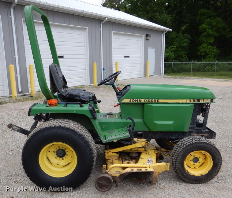 image for item DY9835 2003 John Deere 855 tractor