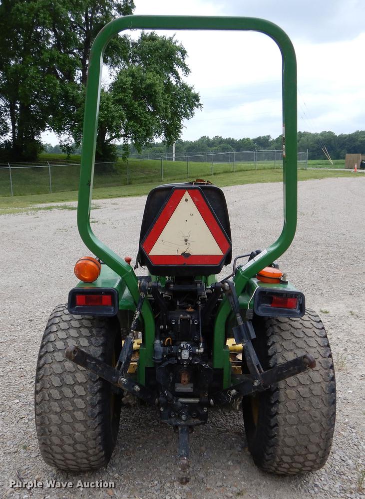 image for item DY9835 2003 John Deere 855 tractor