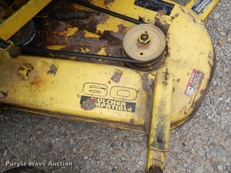 image for item DY9835 2003 John Deere 855 tractor