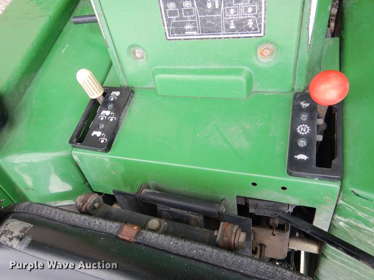 image for item DY9835 2003 John Deere 855 tractor