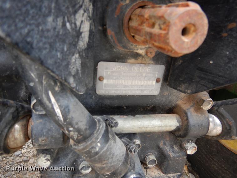 image for item DY9835 2003 John Deere 855 tractor