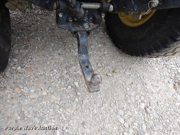 image for item DY9835 2003 John Deere 855 tractor