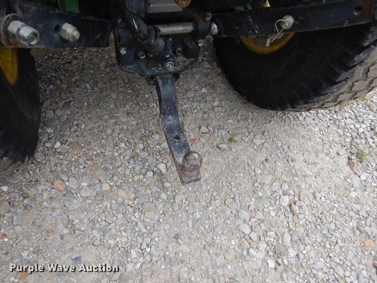 image for item DY9835 2003 John Deere 855 tractor