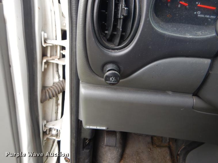 image for item ED9260 2004 Ford E350 Super Duty van