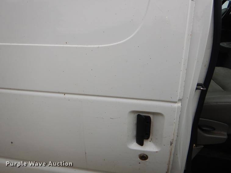 image for item ED9260 2004 Ford E350 Super Duty van