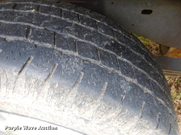 image for item ED9260 2004 Ford E350 Super Duty van