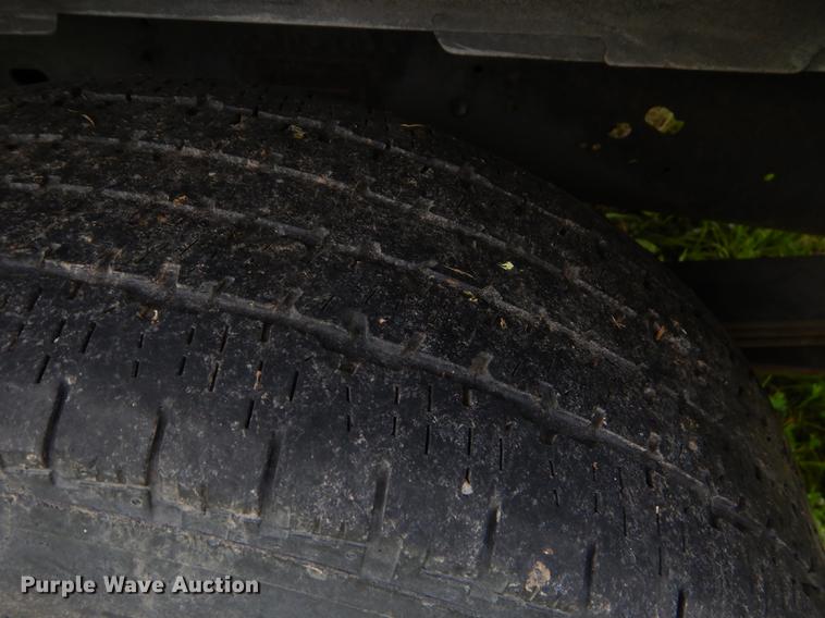 image for item ED9260 2004 Ford E350 Super Duty van