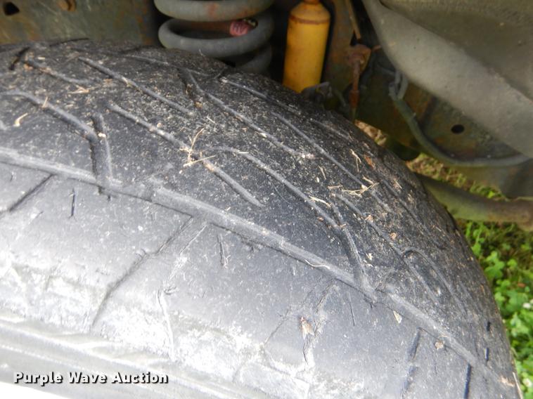 image for item ED9260 2004 Ford E350 Super Duty van