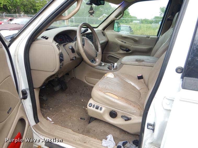 image for item ED9262 2001 Ford Expedition SUV