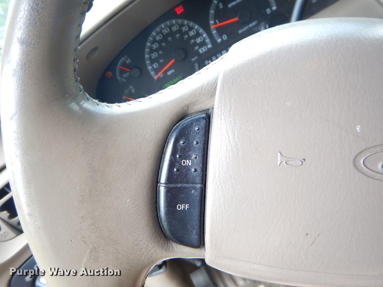 image for item ED9262 2001 Ford Expedition SUV