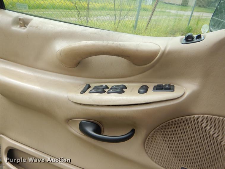 image for item ED9262 2001 Ford Expedition SUV