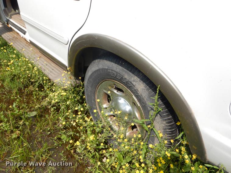image for item ED9262 2001 Ford Expedition SUV